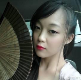 琉璃青个人资料,才华横溢的年轻艺术家，用色彩描绘梦想人生