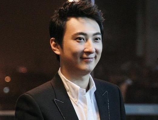 娱乐圈中的背景,揭秘明星背后的故事与真相