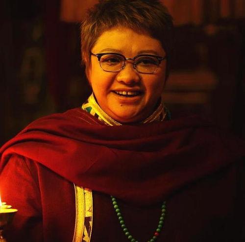 韩红空降搞笑,笑料百出引网友狂欢